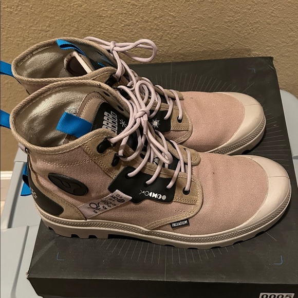 Palladium Destiny Pampa Witch Queen size 12 EUC in box Dune color - Picture 4 of 7